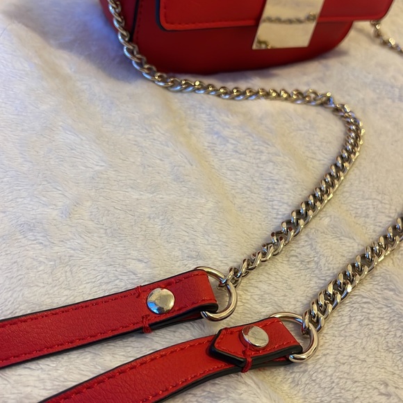 Red Crossbody Bag with chain link strap and gold buckle from ZARA - Picture 6 of 9